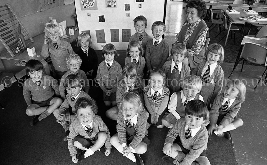Neilston Primary One's 1977