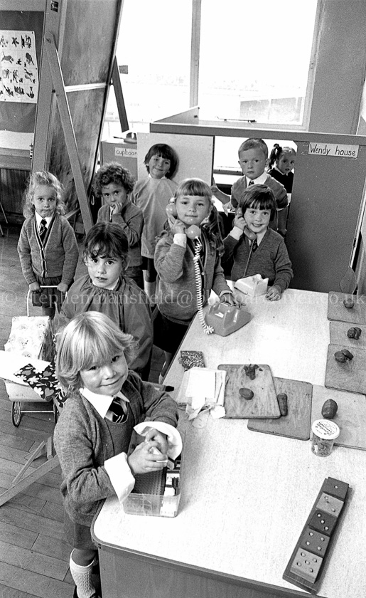 Auchenback Primary One's 1975.