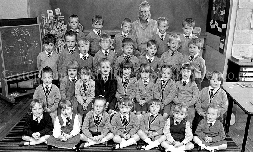 Auchenback Primary One's 1987