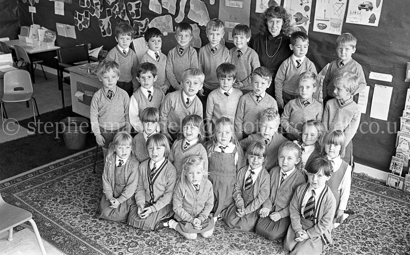 Neilston Primary One's 1987
