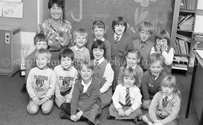 Uplawmoor Primary One's 1988.