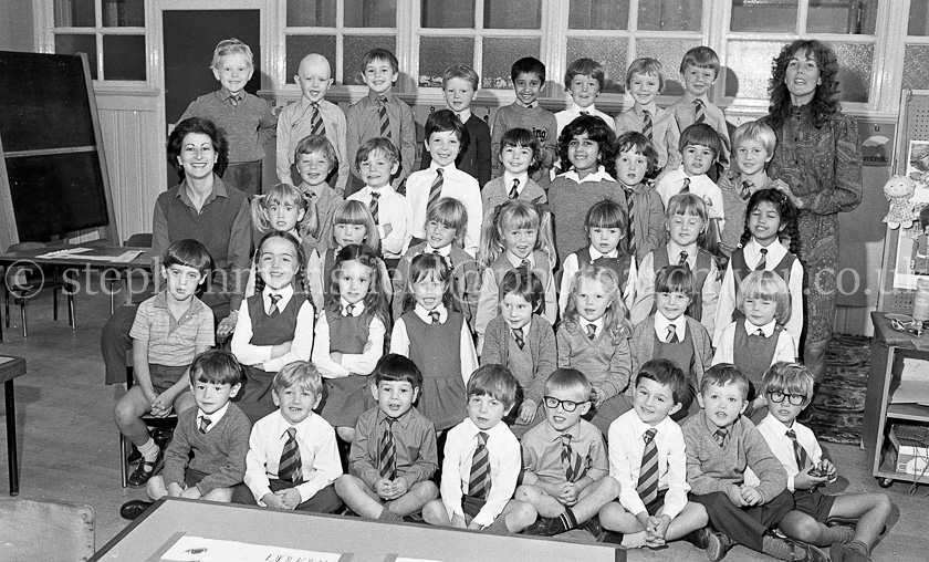 Holmlea Primary One's 1983.